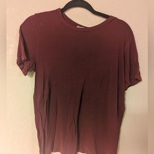 Plain maroon tee shirt